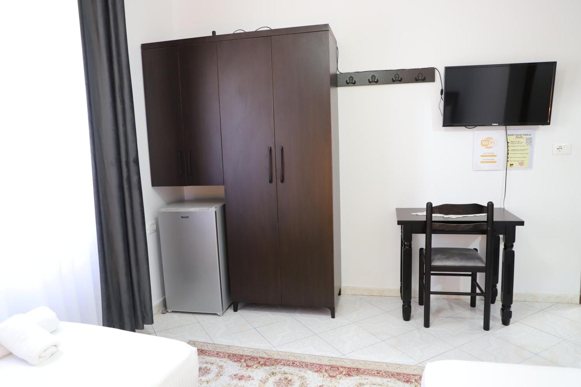 Guest House Marjo Berat Exterior foto